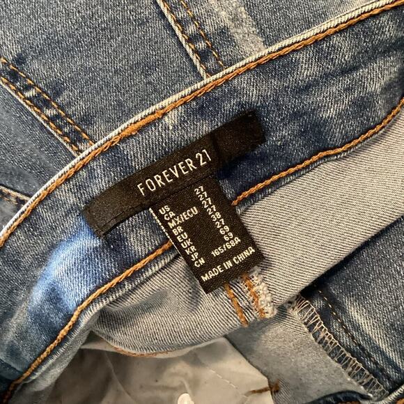 FOREVER 21 DISTRESSED JEAN SHORTS SIZE 27 1235 - Picture 5 of 5